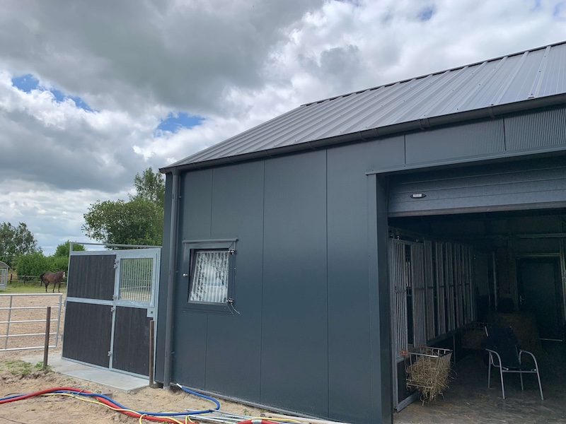 Stallenbouw van Qloods